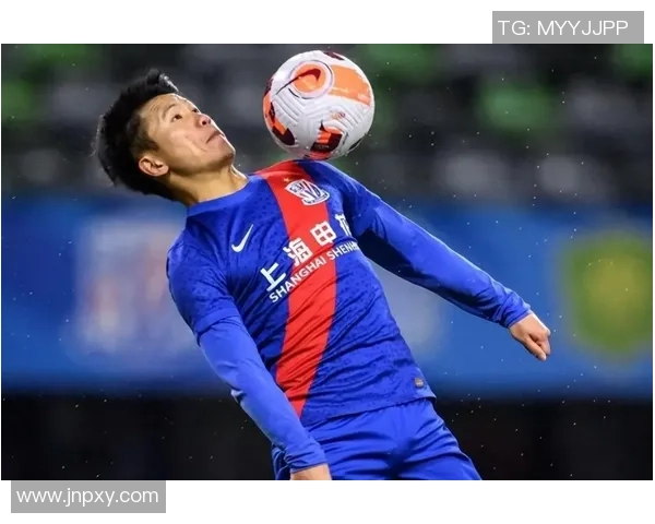 深圳足球队的节奏揭秘：激情与梦想交织的绿茵传奇